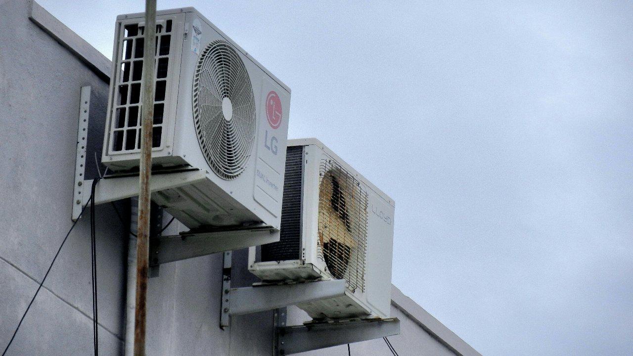 How to Choose the Best AC System for Your Houston Home: A Buyer’s Guide